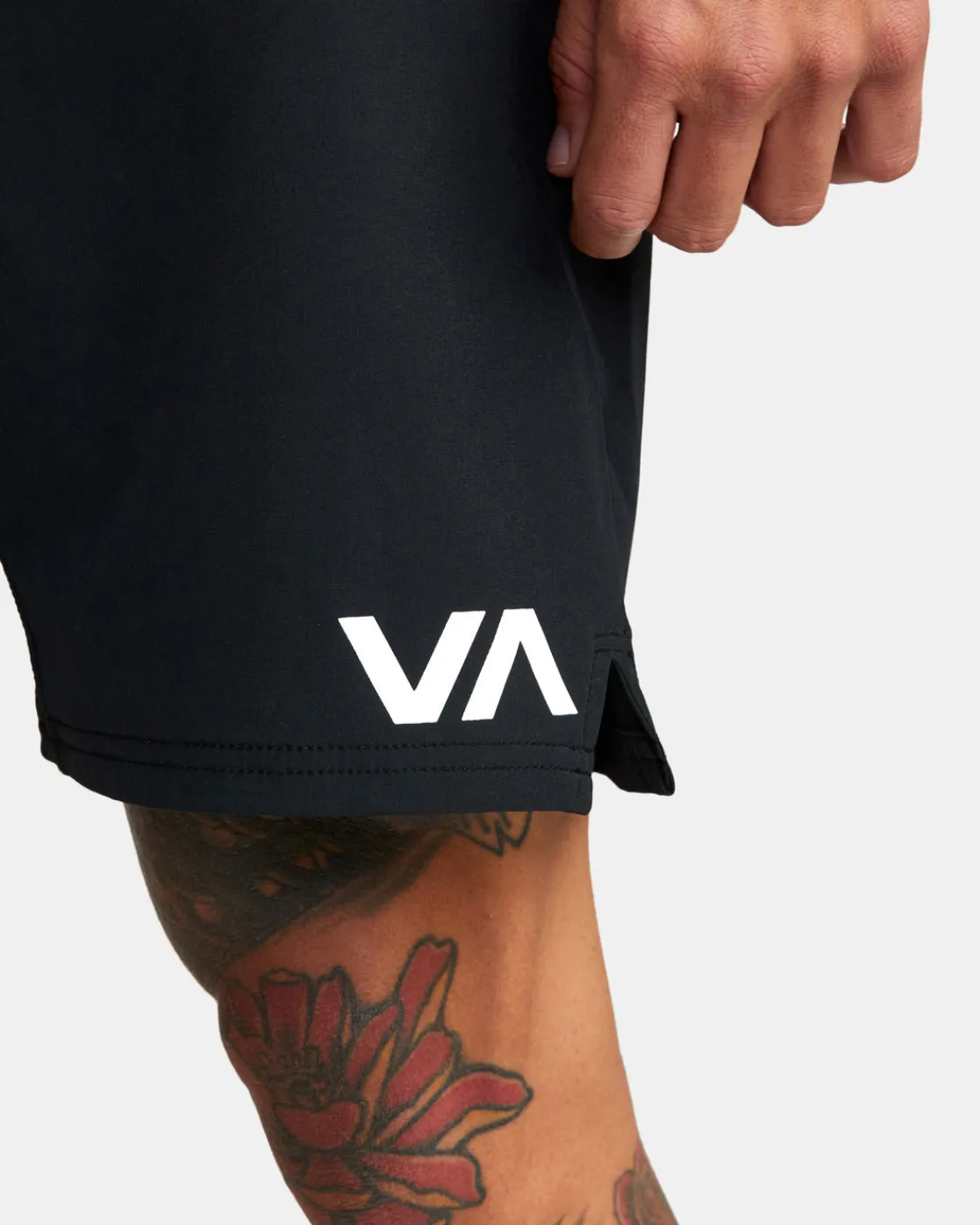 RVCA 17" GRAPPLER SHORTS Black Online