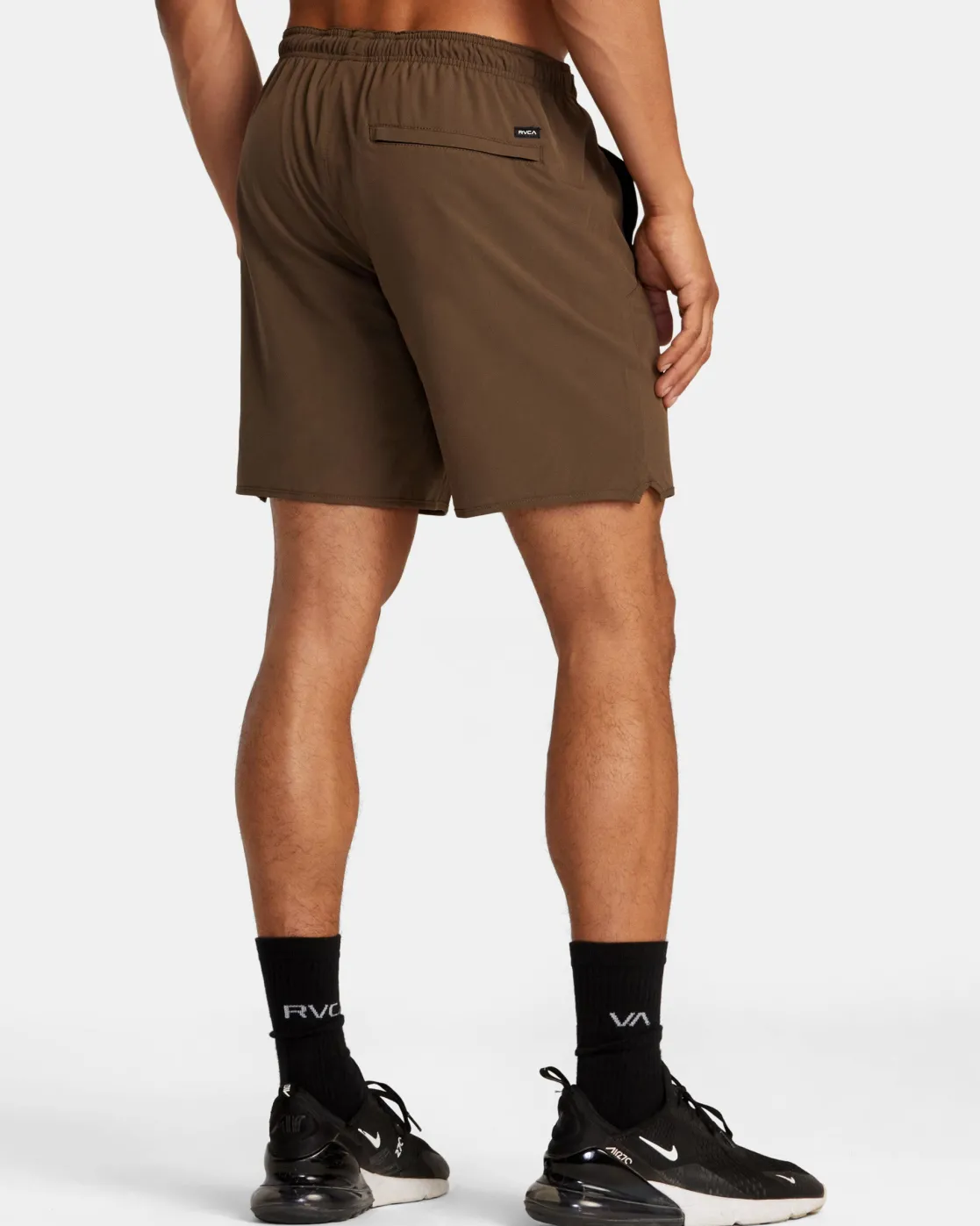 RVCA YOGGER STRETCH 17" ATHLETIC SHORTS Mocha