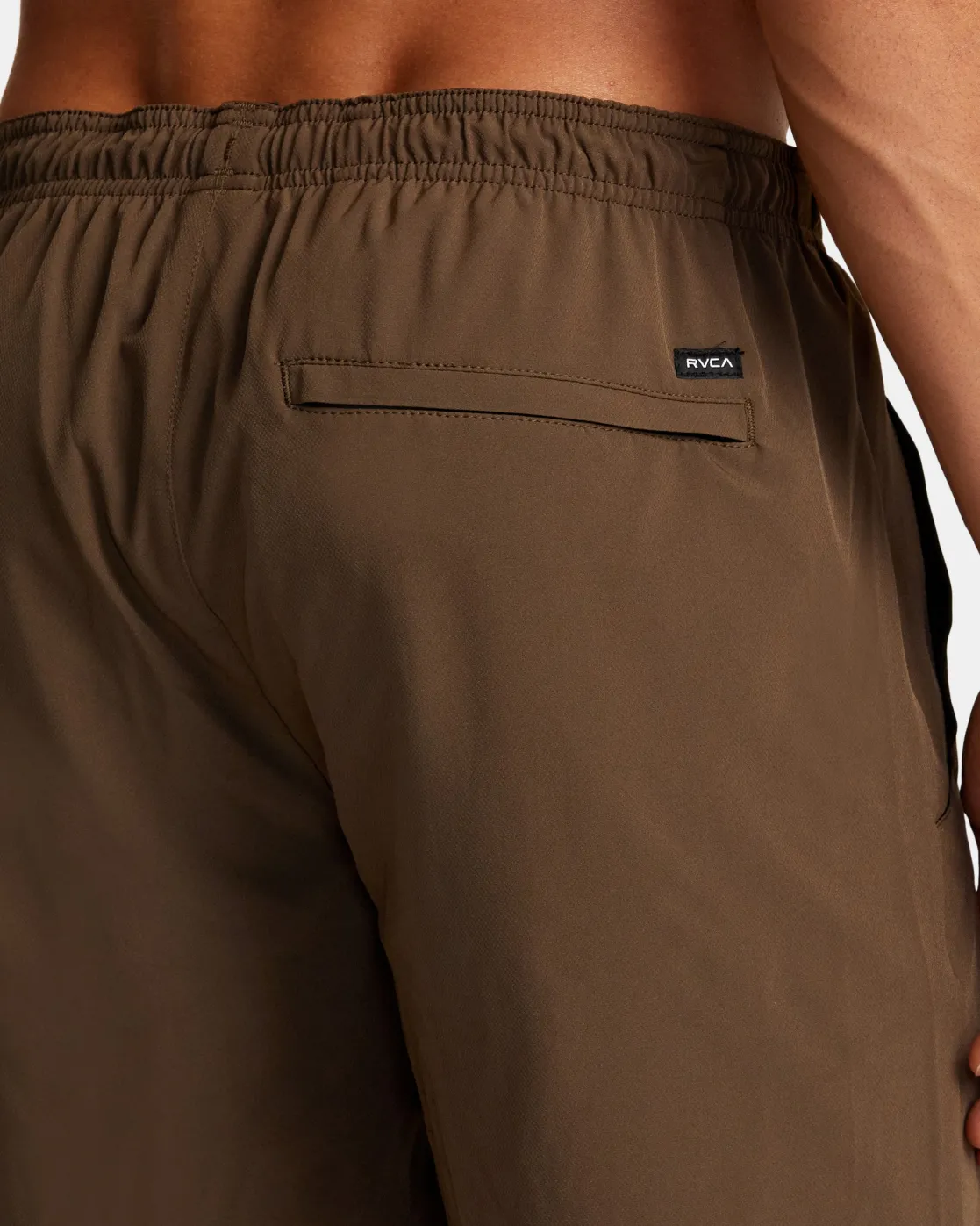 RVCA YOGGER STRETCH 17" ATHLETIC SHORTS Mocha