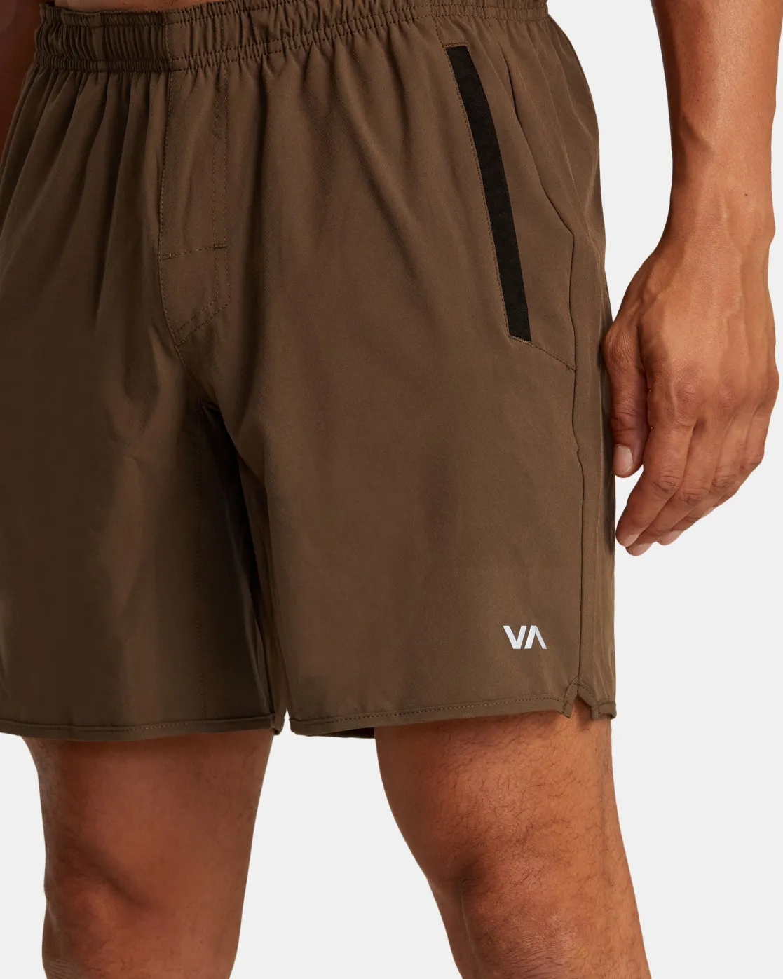 RVCA YOGGER STRETCH 17" ATHLETIC SHORTS Mocha