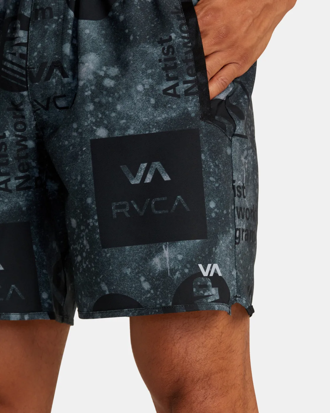 RVCA YOGGER STRETCH 17" ATHLETIC SHORTS All Brand Acid Trip