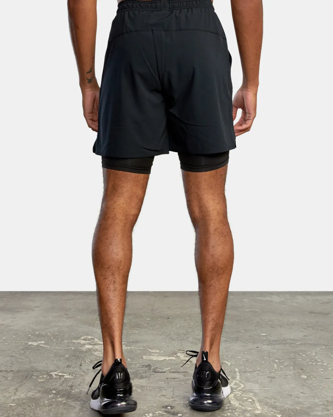 RVCA YOGGER TRAIN 2-IN-1 17" WORKOUT SHORTS Black Multi Hot