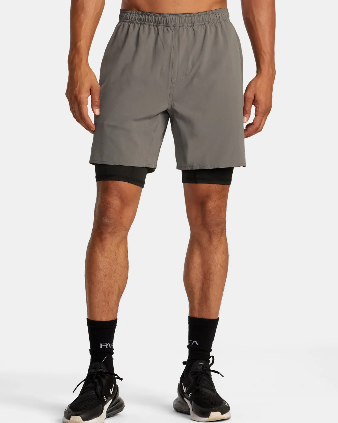 RVCA YOGGER TRAIN 2-IN-1 17" WORKOUT SHORTS Graphite