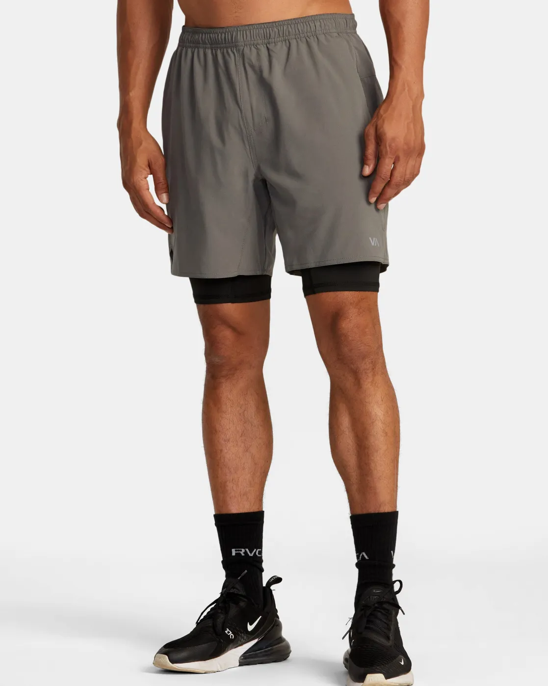 RVCA YOGGER TRAIN 2-IN-1 17" WORKOUT SHORTS Graphite