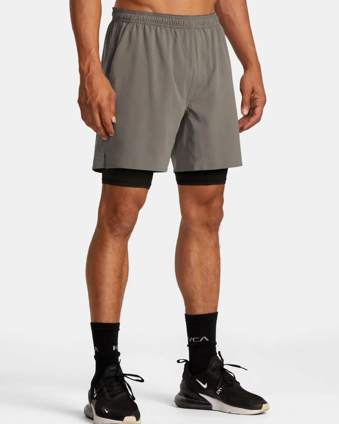 RVCA YOGGER TRAIN 2-IN-1 17" WORKOUT SHORTS Graphite